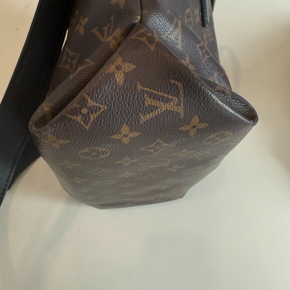 Louis Vuitton Monogram Flower Zipped Tote - MM size in Black Leather/trim - Picture 9 of 16